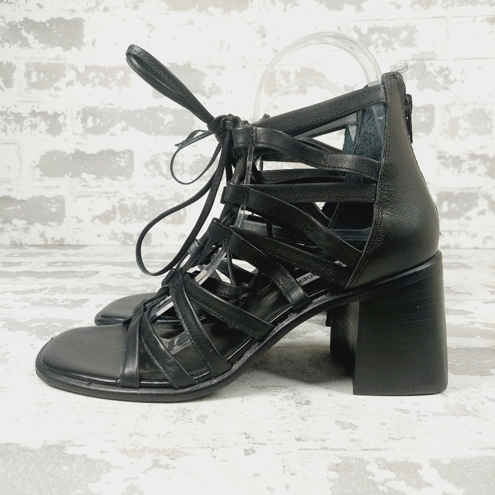 New Steve Madden CHERRI30 Black Leather Strappy Sandals M820